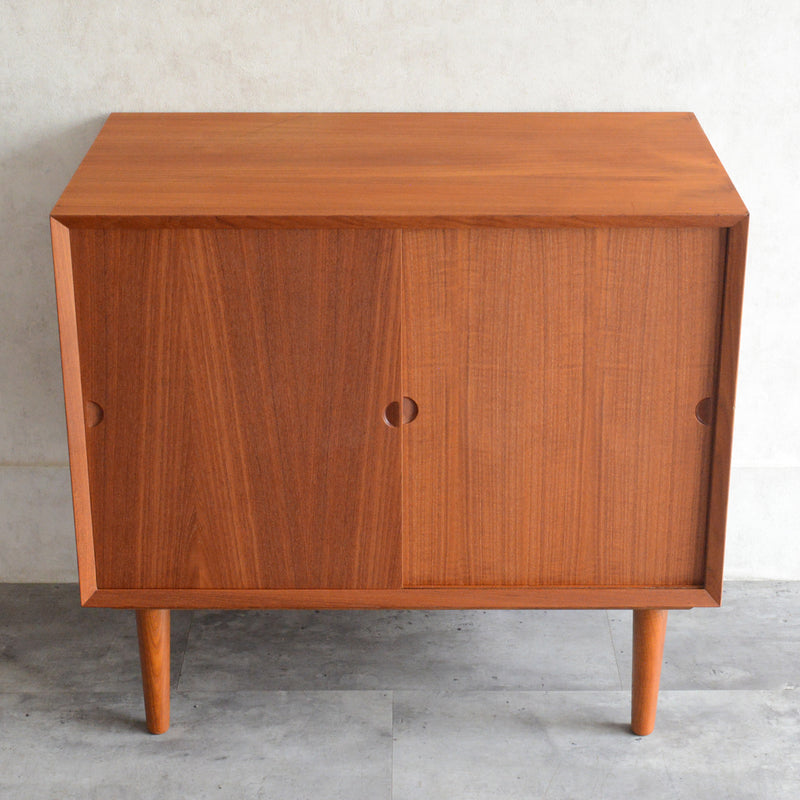 Poul Cadovius デンマーク キャビネット (抽斗付）5-120