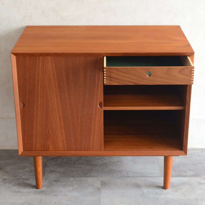 Poul Cadovius デンマーク キャビネット (抽斗付）5-120