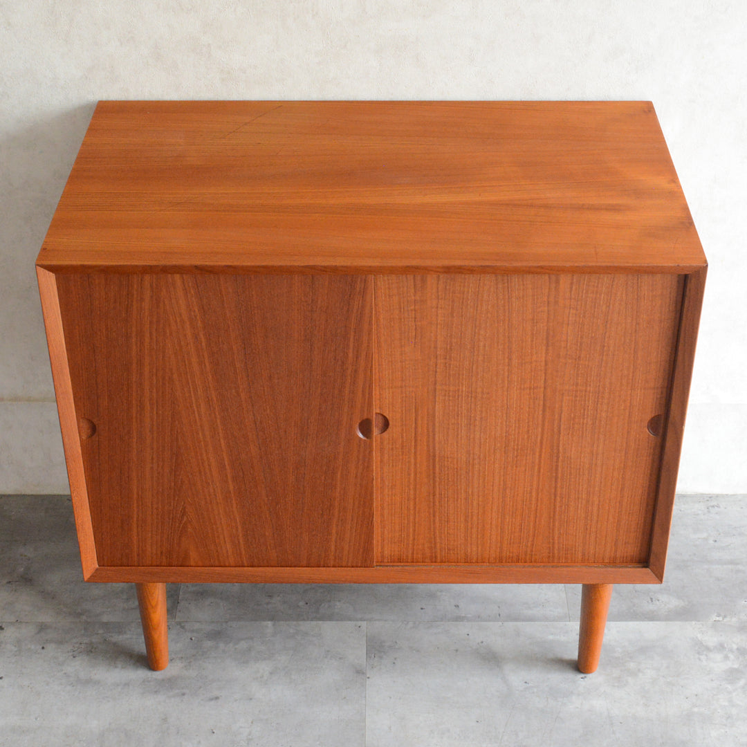 Poul Cadovius デンマーク キャビネット (抽斗付）5-120