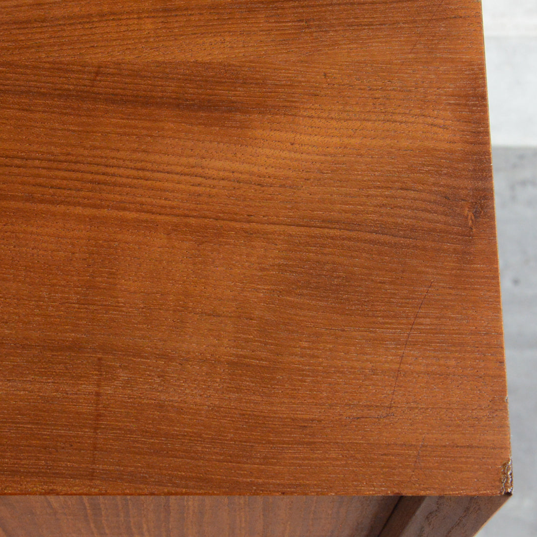 Poul Cadovius デンマーク キャビネット (抽斗付）5-120