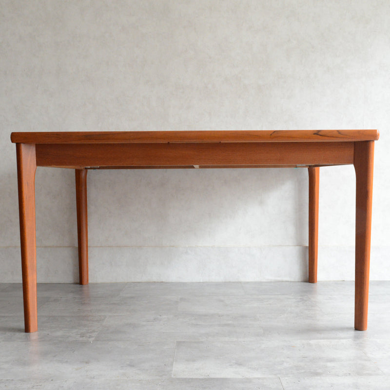 T様見学ご予約品　デンマーク エクステンション ダイニングテーブル 02(レクタングル・天板剥離再塗装済)