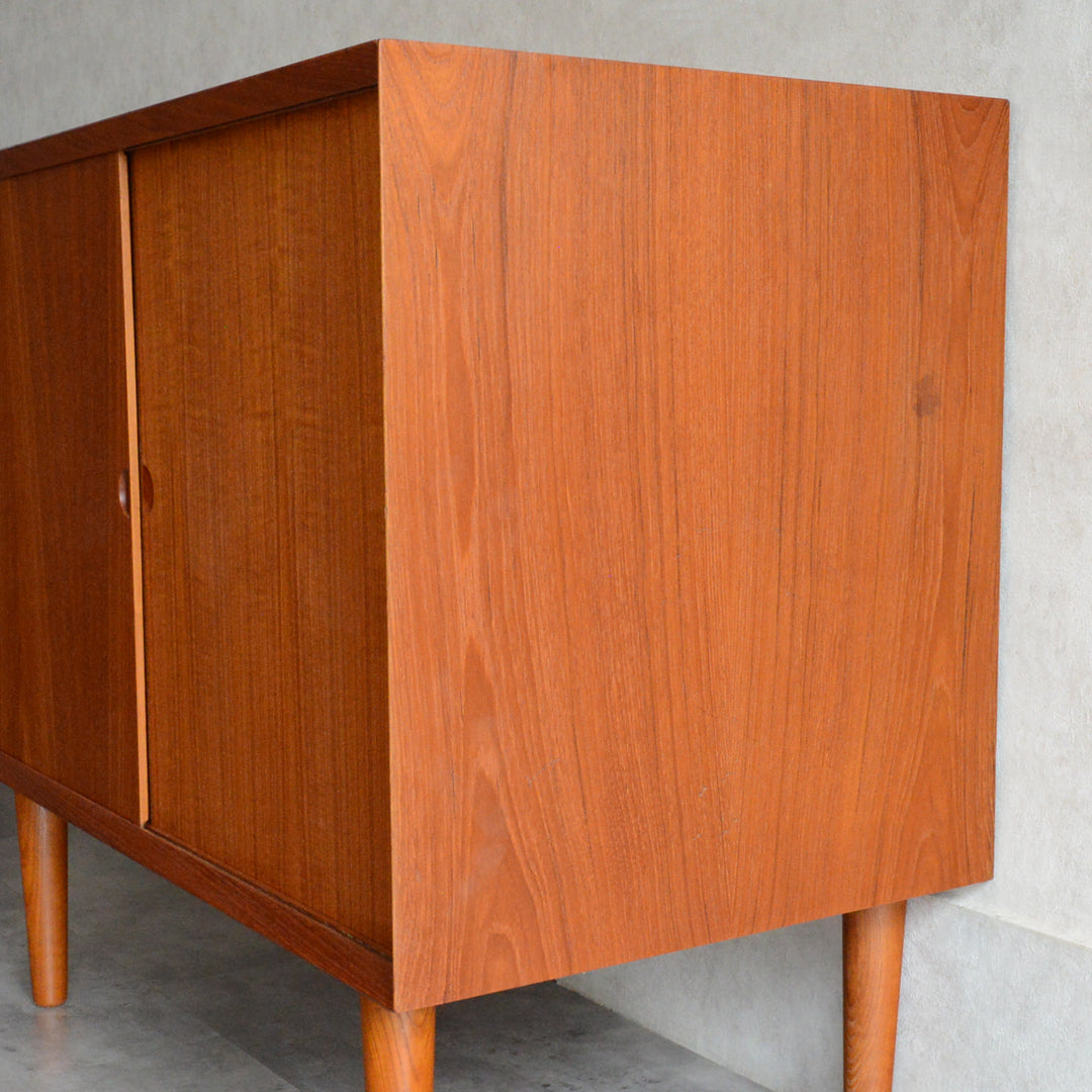 Poul Cadovius デンマーク キャビネット (抽斗付）5-120