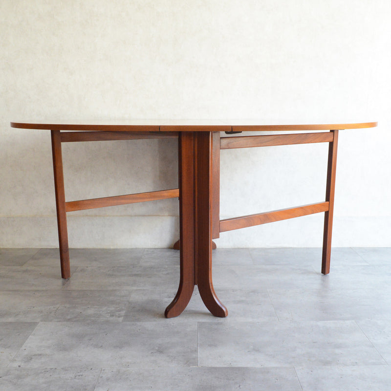 Parker Knoll (Nathan) ゲートレッグ ダイニングテーブル 11 (オーバル）