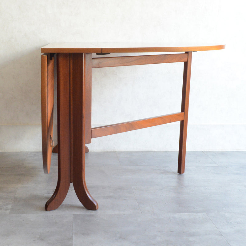 Parker Knoll (Nathan) ゲートレッグ ダイニングテーブル 11 (オーバル）