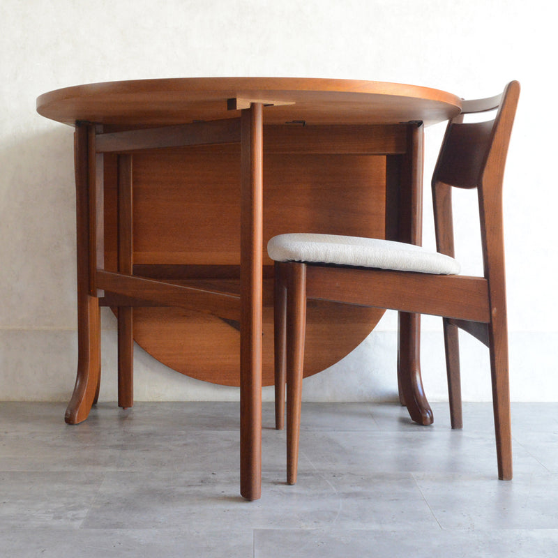 Parker Knoll (Nathan) ゲートレッグ ダイニングテーブル 11 (オーバル）