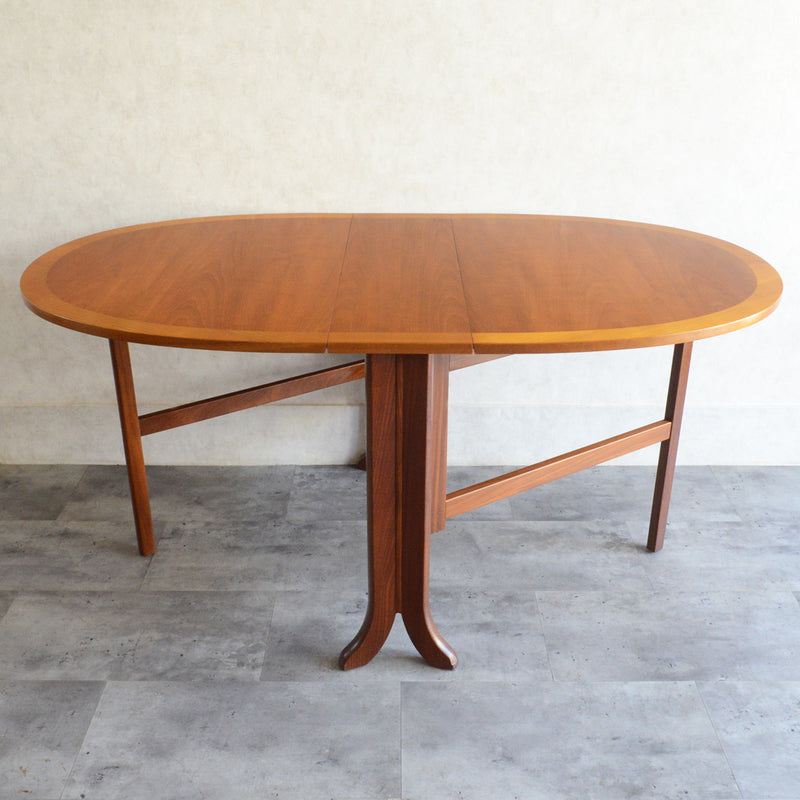 Parker Knoll (Nathan) ゲートレッグ ダイニングテーブル 11 (オーバル）