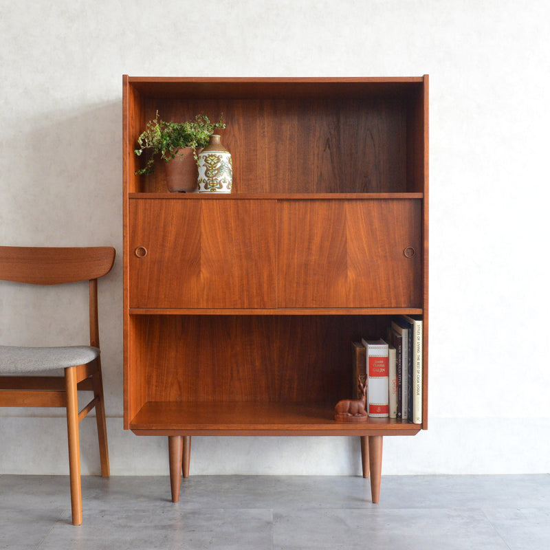 デンマーク ヴィンテージ　チークシェルフ（木扉付）5-121