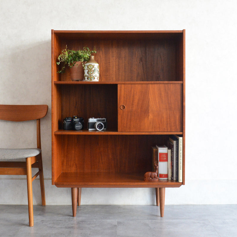 デンマーク ヴィンテージ　チークシェルフ（木扉付）5-121