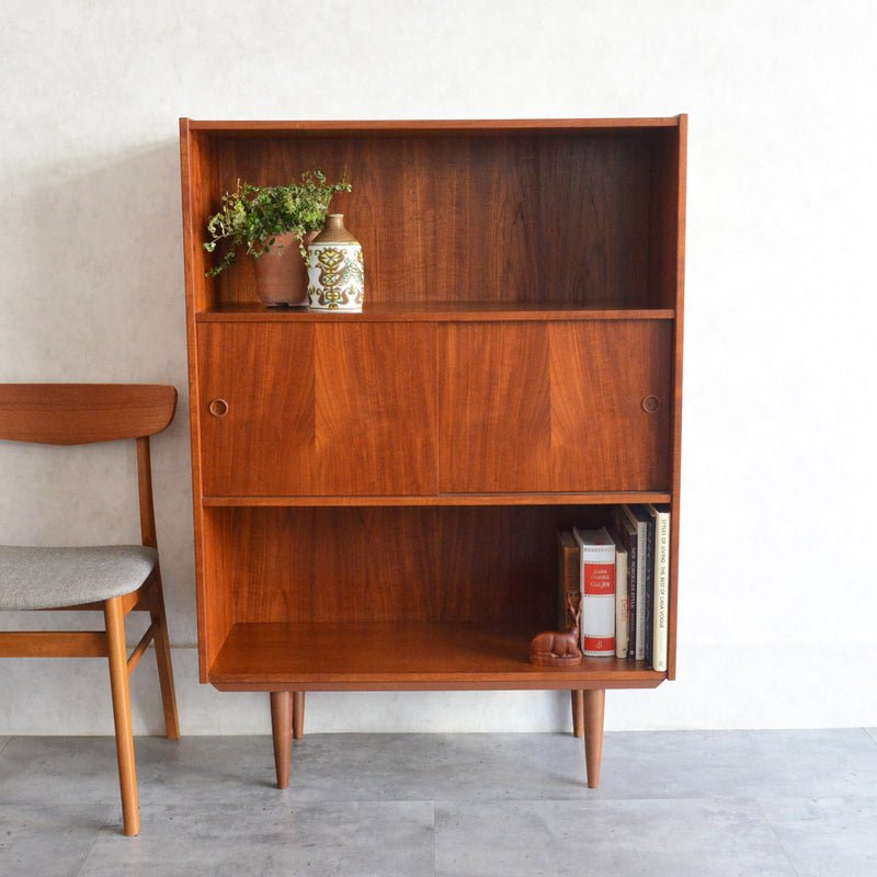 デンマーク ヴィンテージ　チークシェルフ（木扉付）5-121