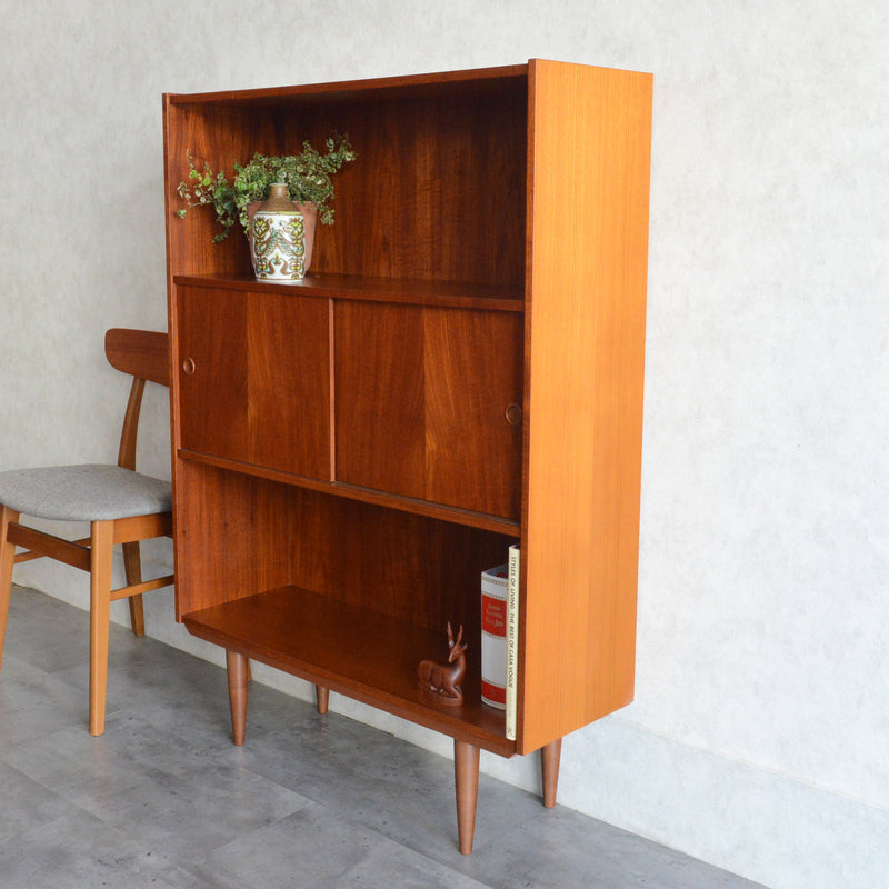 デンマーク ヴィンテージ　チークシェルフ（木扉付）5-121