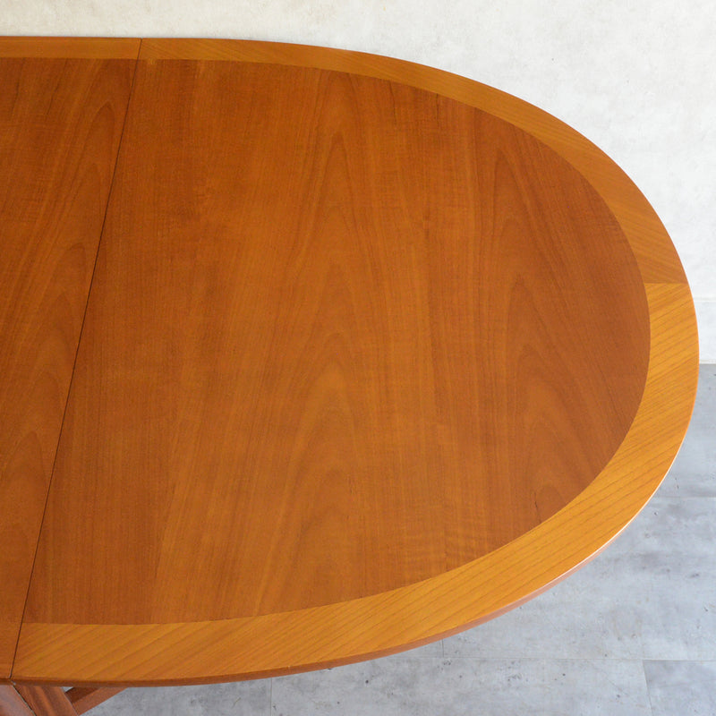 Parker Knoll (Nathan) ゲートレッグ ダイニングテーブル 11 (オーバル）