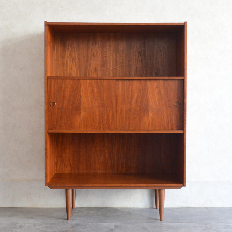 デンマーク ヴィンテージ　チークシェルフ（木扉付）5-121