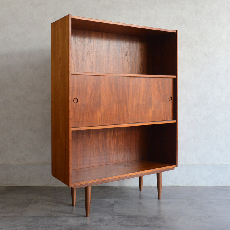 デンマーク ヴィンテージ　チークシェルフ（木扉付）5-121