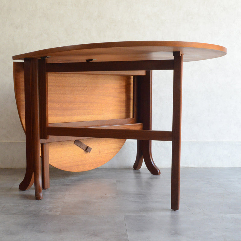 Parker Knoll (Nathan) ゲートレッグ ダイニングテーブル 11 (オーバル）