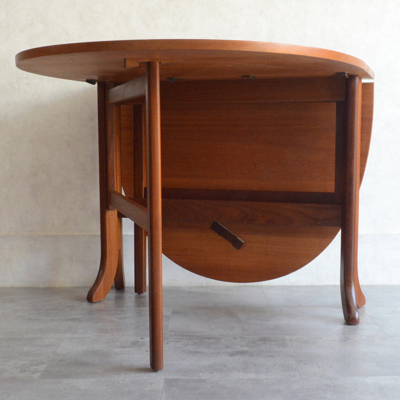 Parker Knoll (Nathan) ゲートレッグ ダイニングテーブル 11 (オーバル）