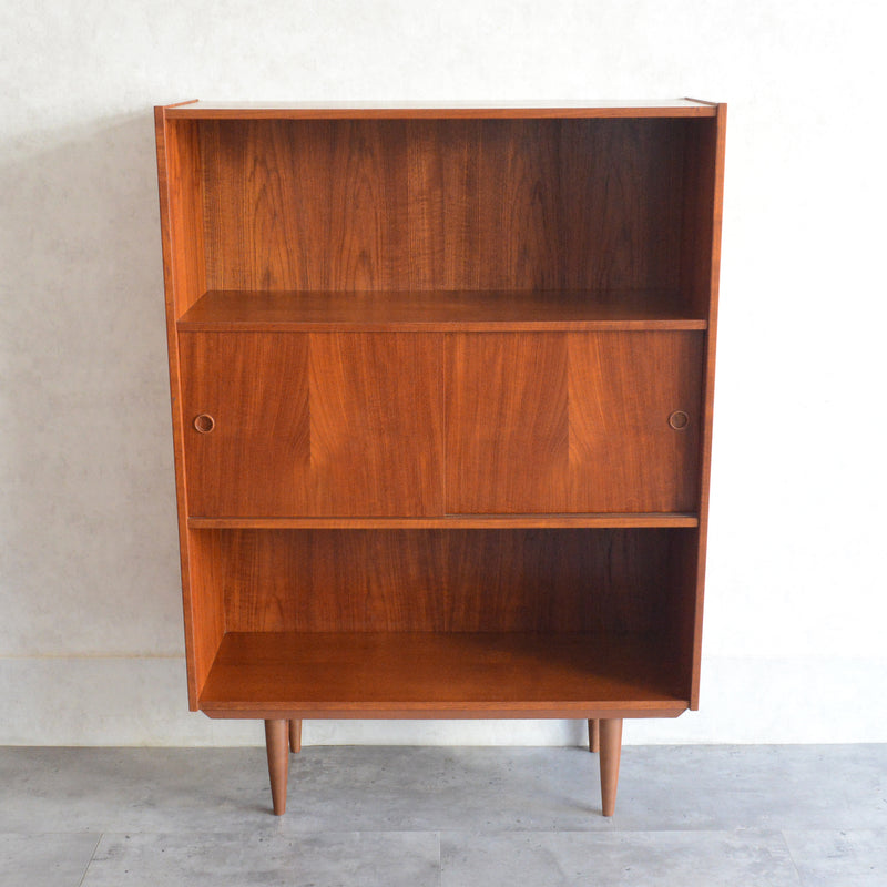 デンマーク ヴィンテージ　チークシェルフ（木扉付）5-121