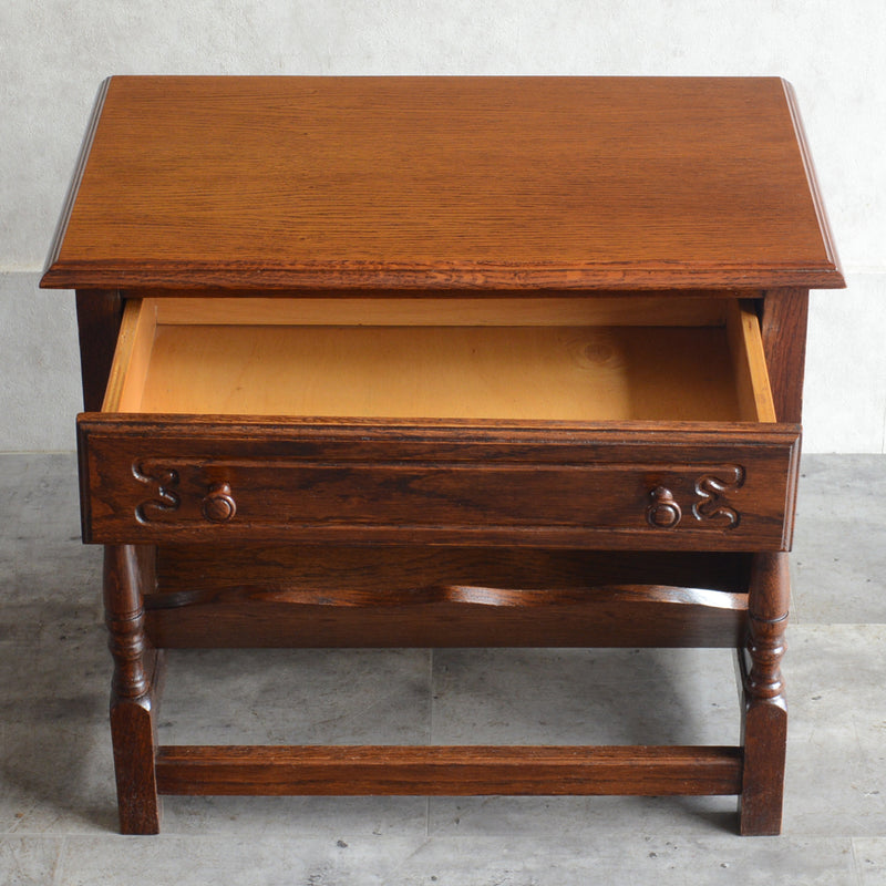 クラシック マガジンラック付 オークキャビネット13