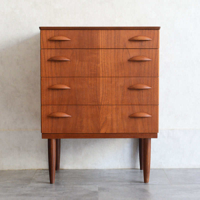 060124h06125　デンマークヴィンテージ  チーク３段スモールチェスト 5-129