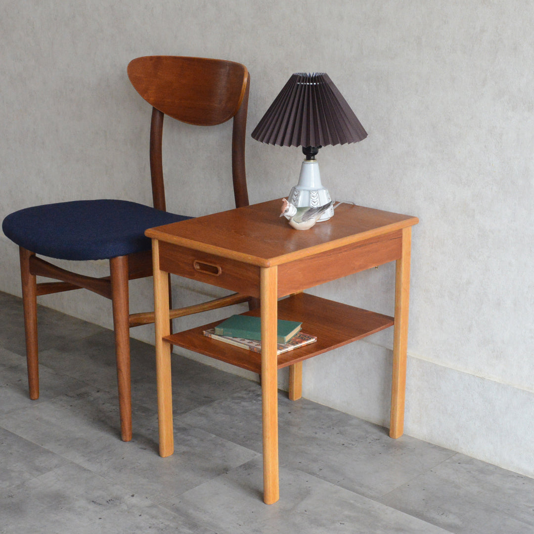 デンマークヴィンテージ チーク サイドテーブル 5-177 (抽斗付）