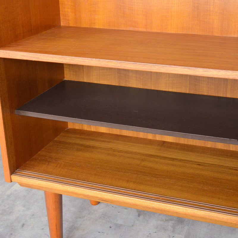 デンマーク ヴィンテージ チーク シェルフ 6-24　（木扉付）