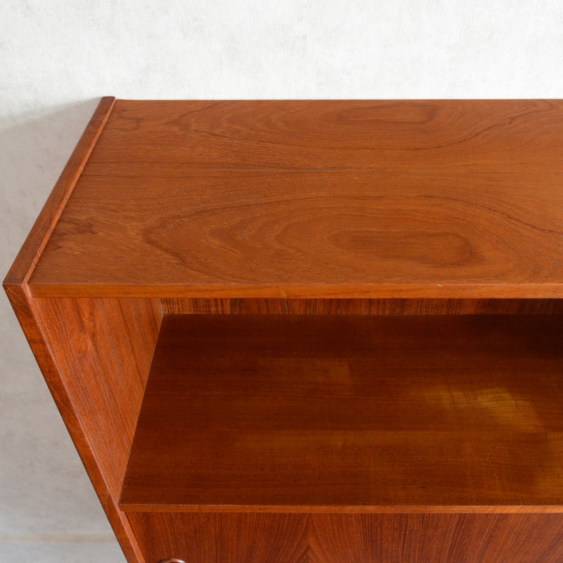 デンマーク ヴィンテージ　チークシェルフ（木扉付）5-121