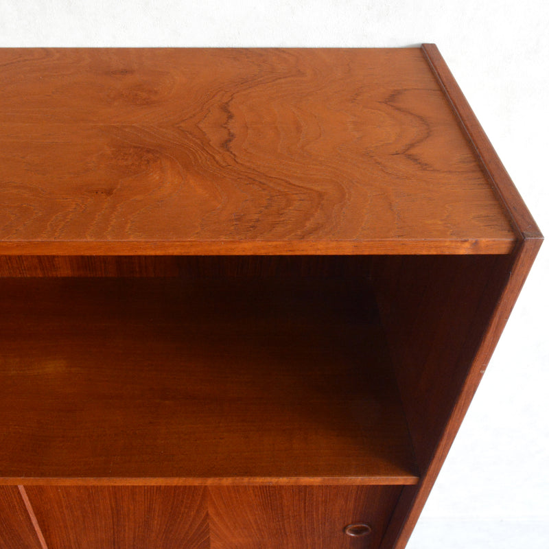 デンマーク ヴィンテージ　チークシェルフ（木扉付）5-121