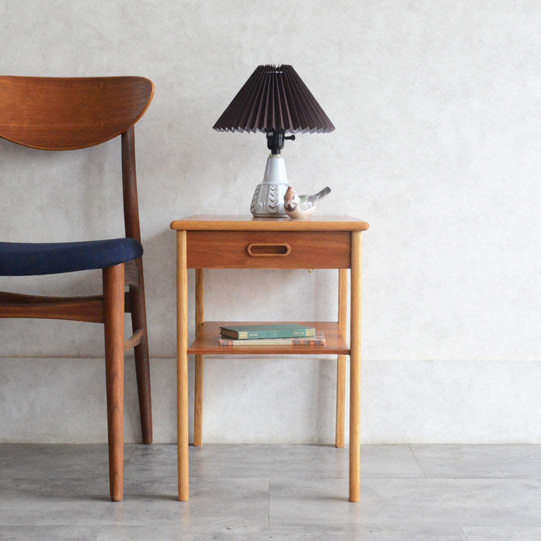 デンマークヴィンテージ チーク サイドテーブル 5-177 (抽斗付）