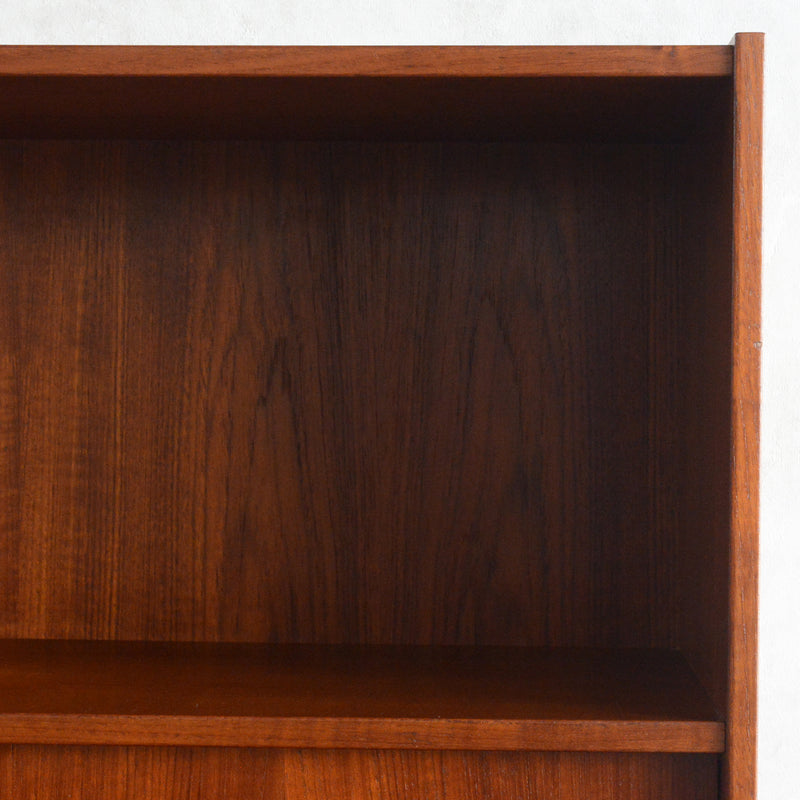 デンマーク ヴィンテージ　チークシェルフ（木扉付）5-121