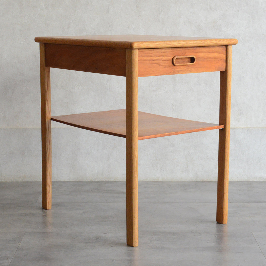 デンマークヴィンテージ チーク サイドテーブル 5-177 (抽斗付）