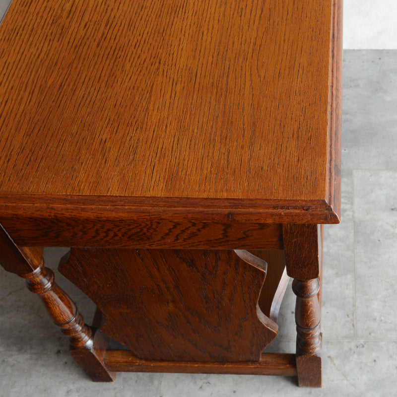 クラシック マガジンラック付 オークキャビネット13