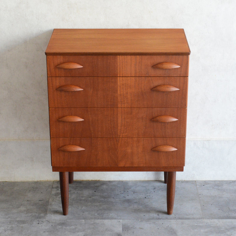 060124h06125　デンマークヴィンテージ  チーク３段スモールチェスト 5-129