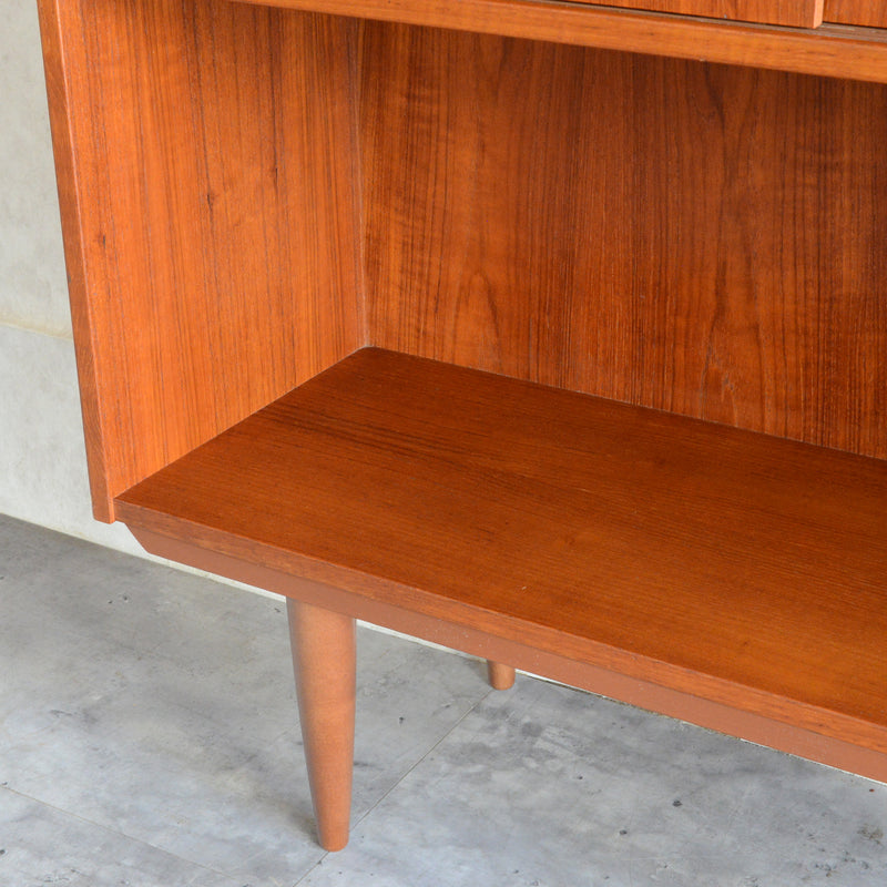 デンマーク ヴィンテージ　チークシェルフ（木扉付）5-121