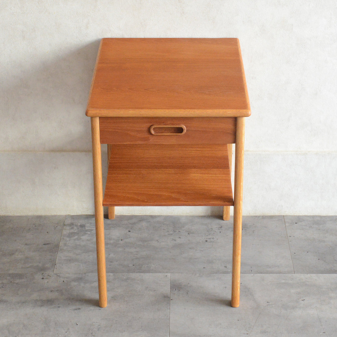 デンマークヴィンテージ チーク サイドテーブル 5-177 (抽斗付）