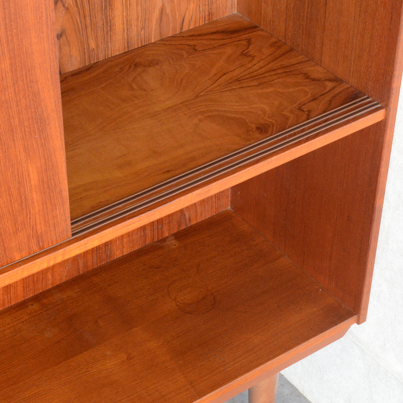 デンマーク ヴィンテージ　チークシェルフ（木扉付）5-121