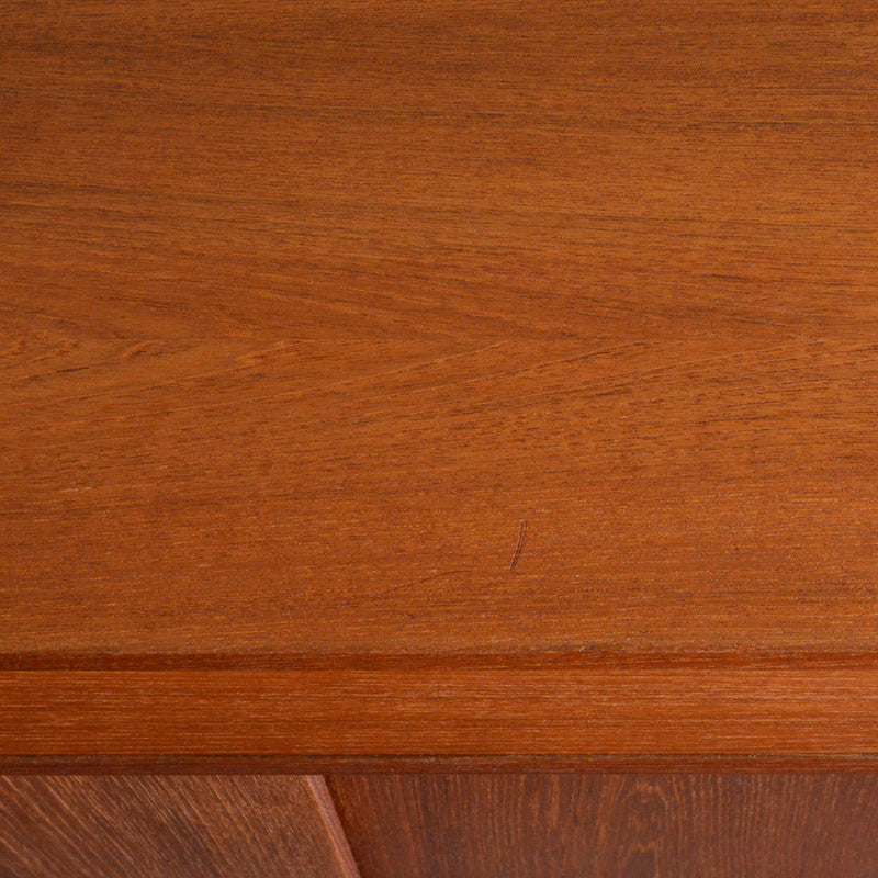 デンマーク ヴィンテージ  抽斗付 キャビネット 3-67