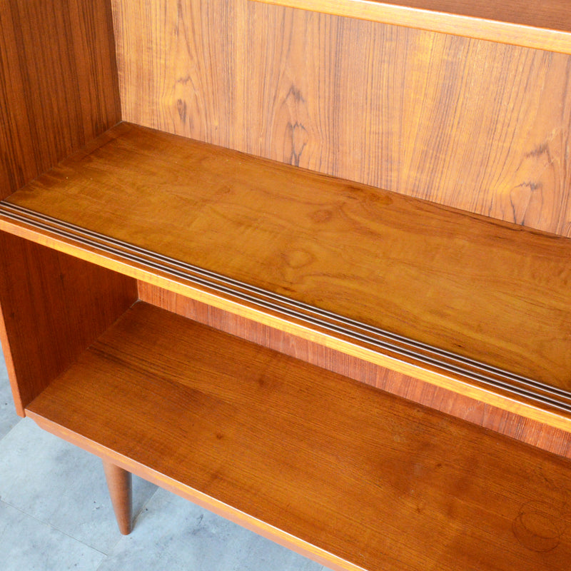 デンマーク ヴィンテージ　チークシェルフ（木扉付）5-121