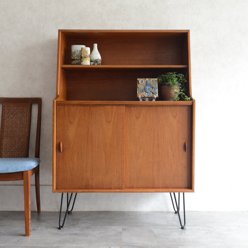 Herbert E. Gibbs（ハーバートE.ギブス） キャビネット 11 (アイアンレッグ）