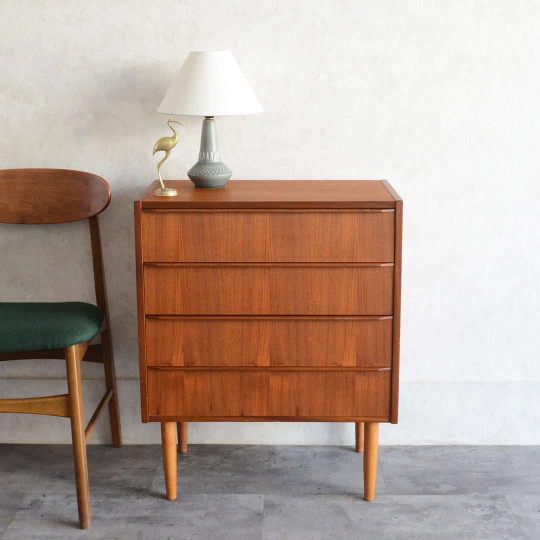 デンマーク ヴィンテージ  チーク ４段チェスト5-124