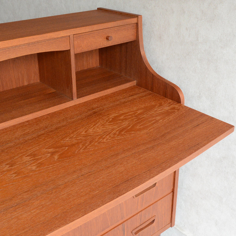 デンマーク ヴィンテージ　チークビューロー(ミラー付き)3-52