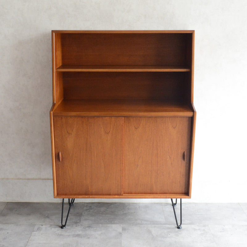 Herbert E. Gibbs（ハーバートE.ギブス） キャビネット 11 (アイアンレッグ）