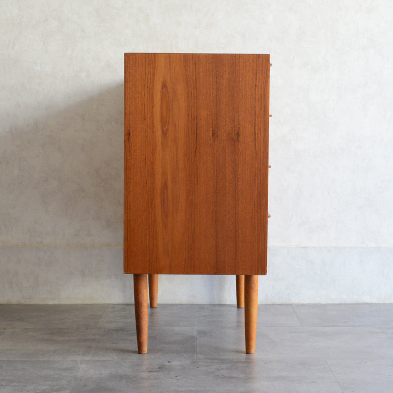 デンマーク ヴィンテージ  チーク ４段チェスト5-124