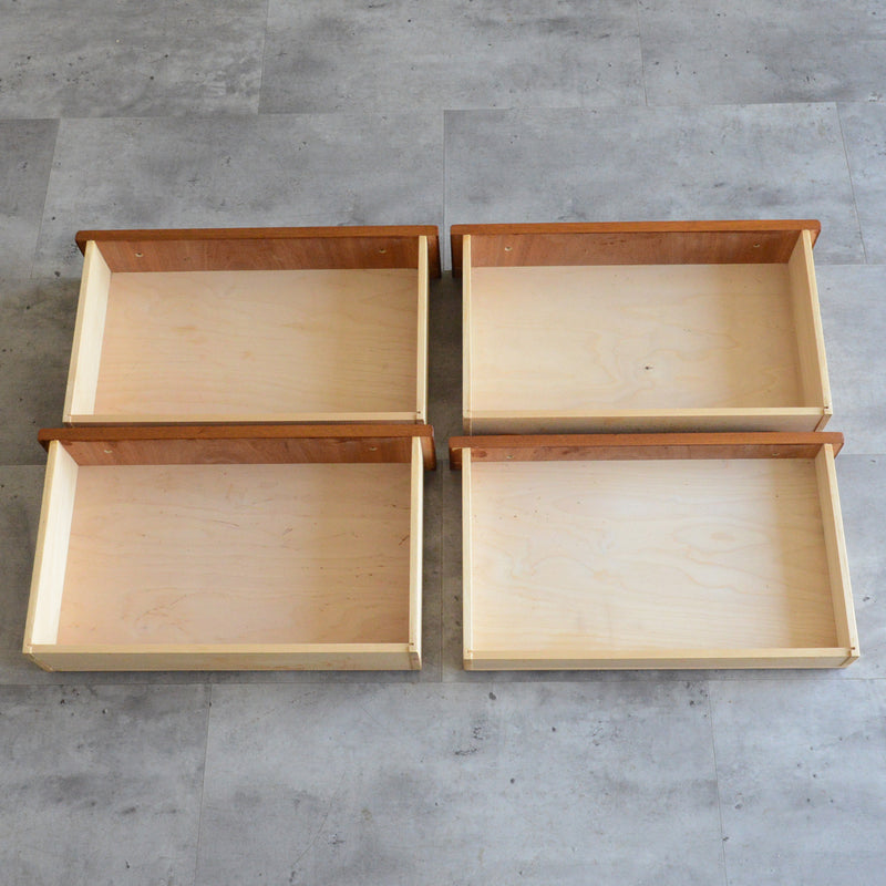 060124h06125　デンマークヴィンテージ  チーク３段スモールチェスト 5-129