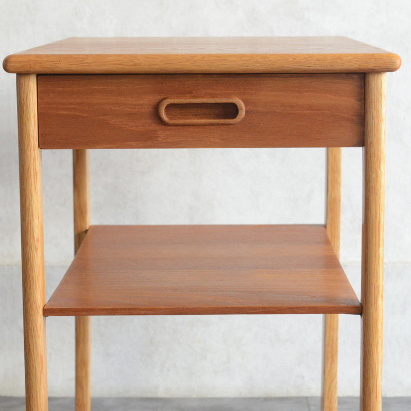 デンマークヴィンテージ チーク サイドテーブル 5-177 (抽斗付）