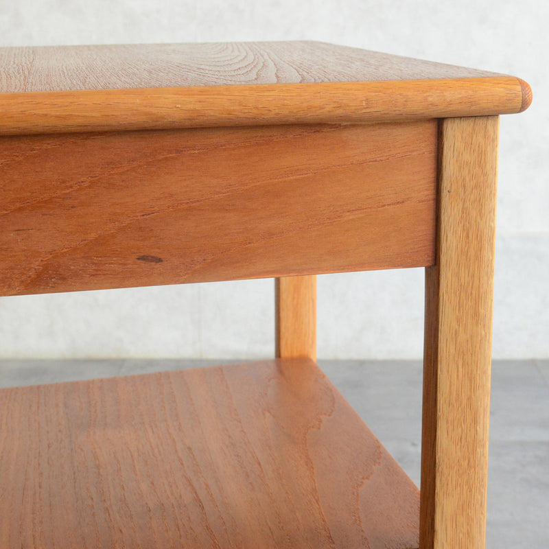 デンマークヴィンテージ チーク サイドテーブル 5-177 (抽斗付）
