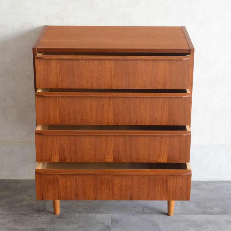 デンマーク ヴィンテージ  チーク ４段チェスト5-124