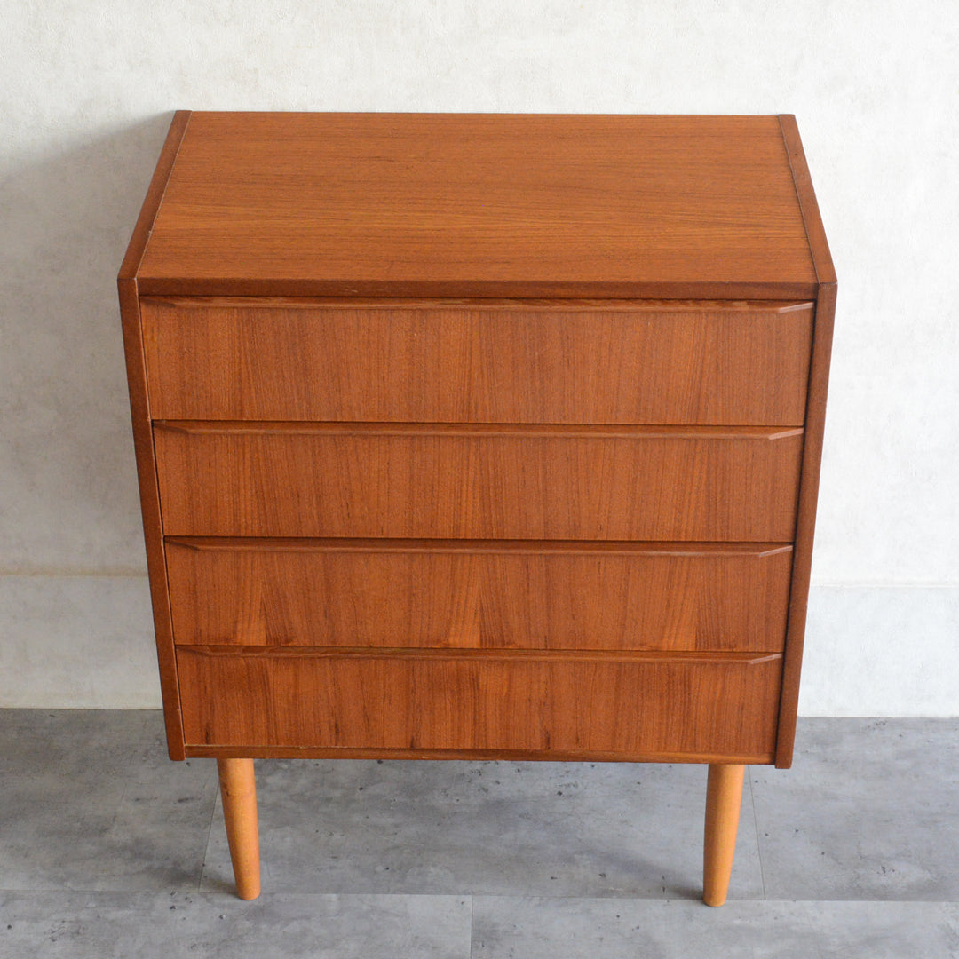 デンマーク ヴィンテージ  チーク ４段チェスト5-124