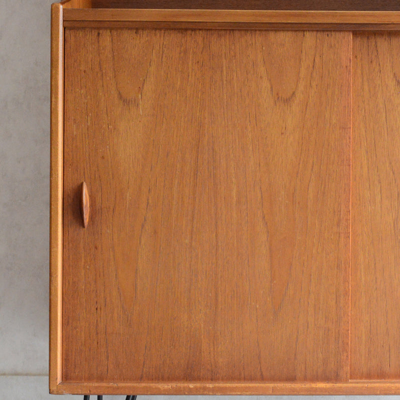 Herbert E. Gibbs（ハーバートE.ギブス） キャビネット 11 (アイアンレッグ）