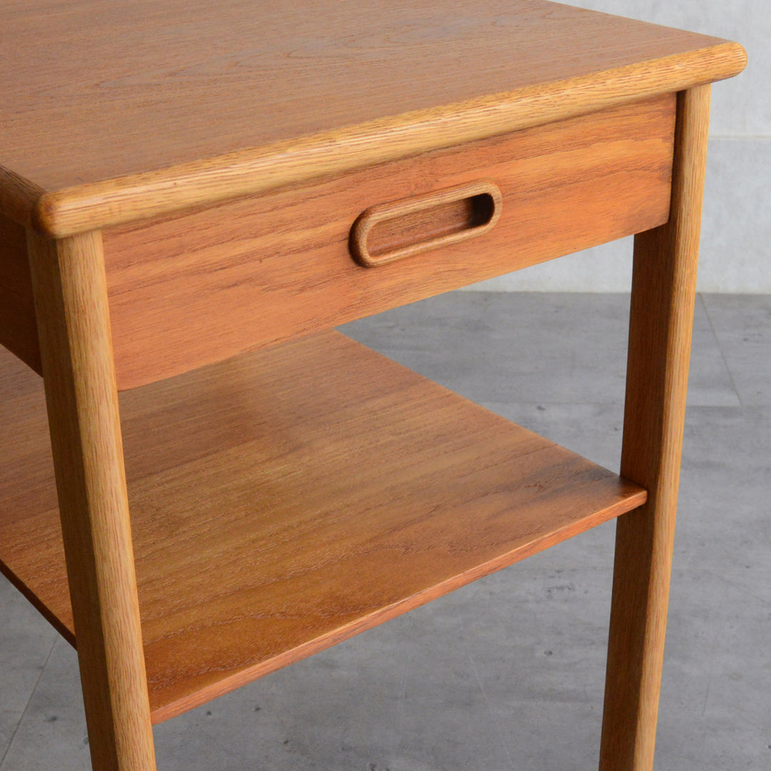 デンマークヴィンテージ チーク サイドテーブル 5-177 (抽斗付）