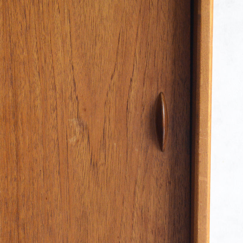 Herbert E. Gibbs（ハーバートE.ギブス） キャビネット 11 (アイアンレッグ）