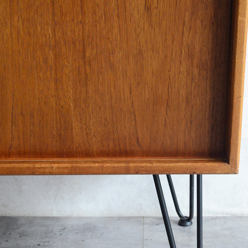 Herbert E. Gibbs（ハーバートE.ギブス） キャビネット 11 (アイアンレッグ）